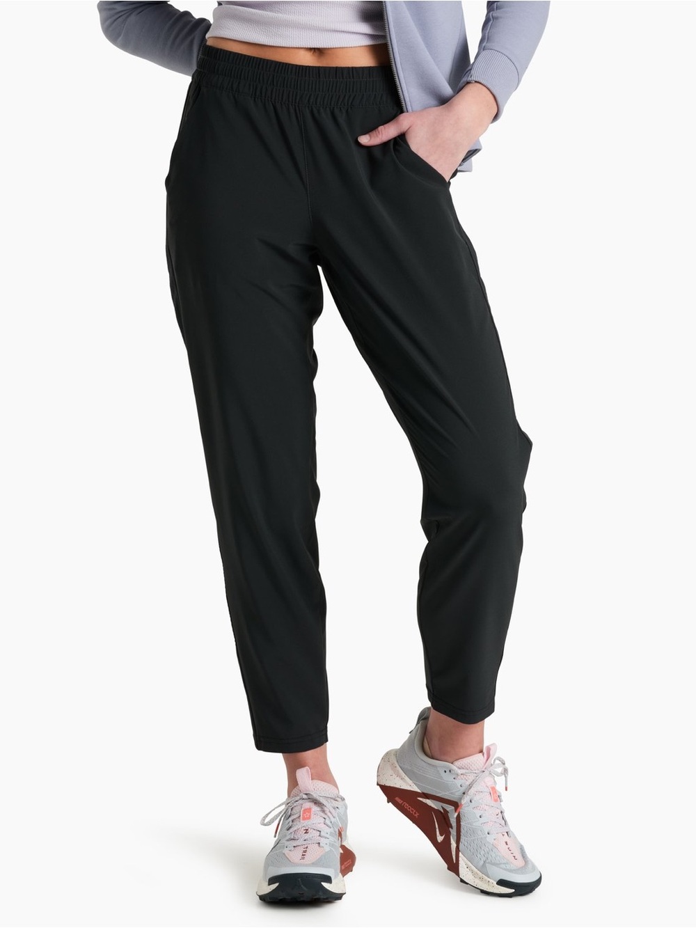 NWT Kuhl Women’s Vantage Crop Tapered Jogger Pant size Medium in Black